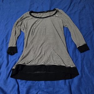 Torrid Classic Fit Striped Long Sleeve T-Shirt Top Size 0 Large Black And White